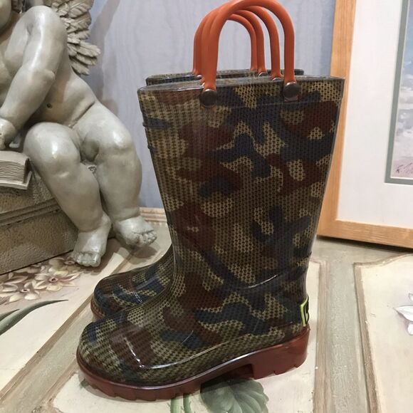Western Chief Light Up Rain Boots Olive Mesh Camo Sz 5/6 NWOB - Picture 4 of 14